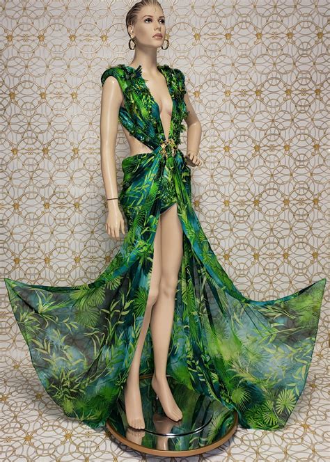 jungle versace dress significato|jlo famous green dress picture.